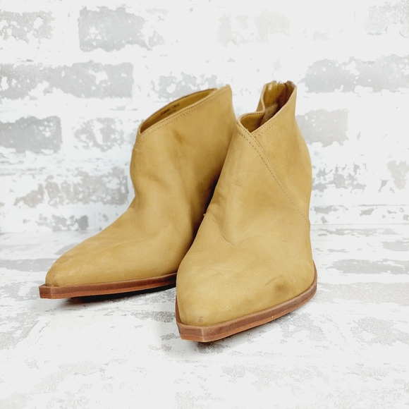 NEW Vince Camuto Grishell Tan Leather Block Heel Ankle Boots i419 - Picture 2 of 13